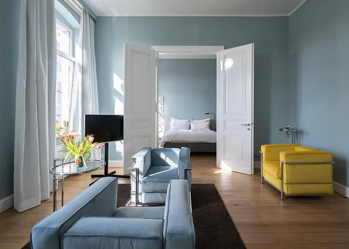 The New Yorker Boardinghouse